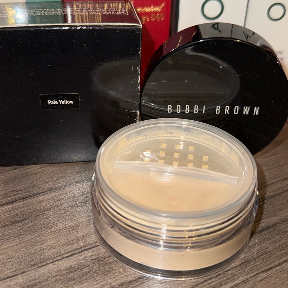 Bobbi Brown Sheer Finish Loose Powder | Shade: Pale Yellow | NIB & Sealed